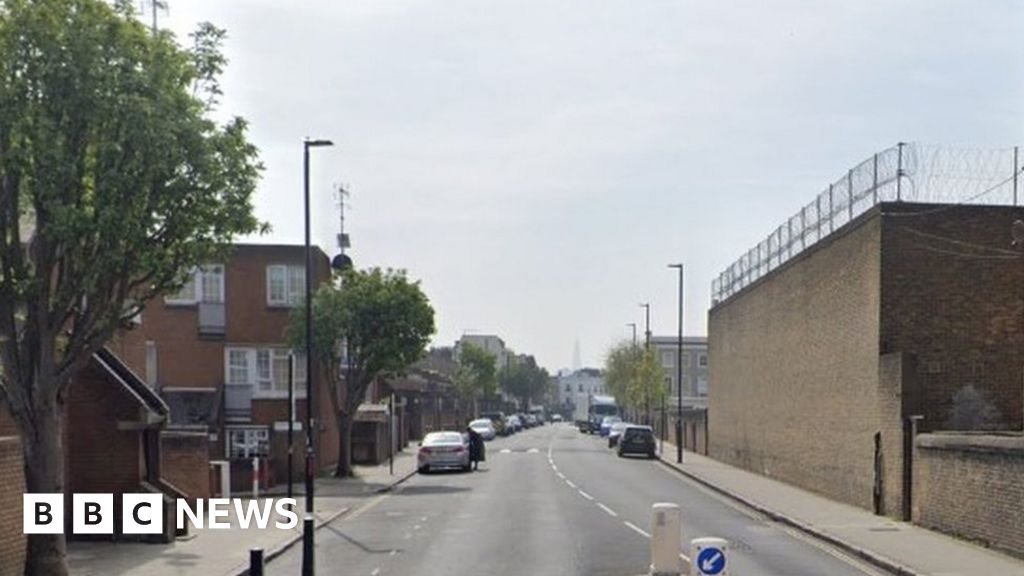 Islington shooting Young man in his 20s dead BBC News