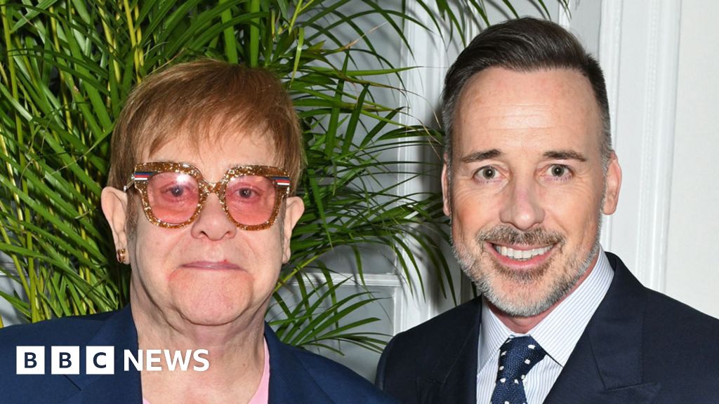 Sir Elton John accepts libel damages