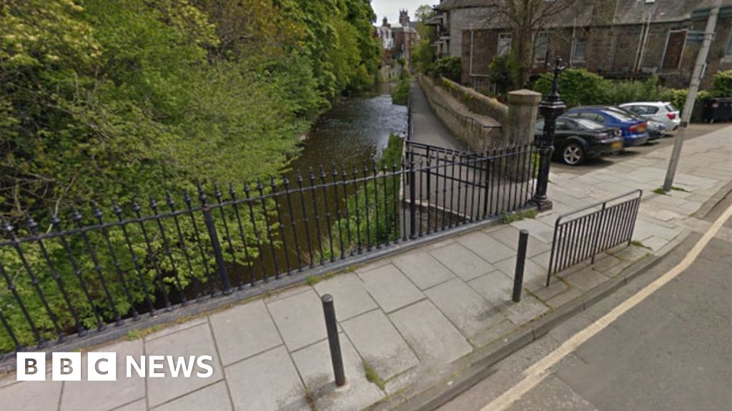 Man Dies After Falling Into Water Of Leith Bbc News