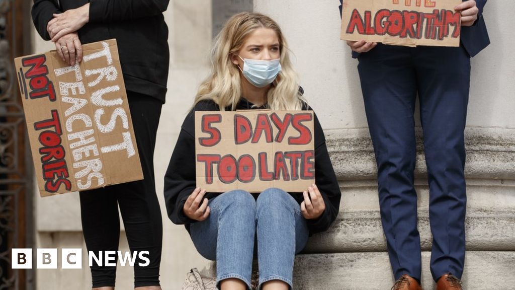 A-levels U-turn: Government considering lifting cap on medicine places