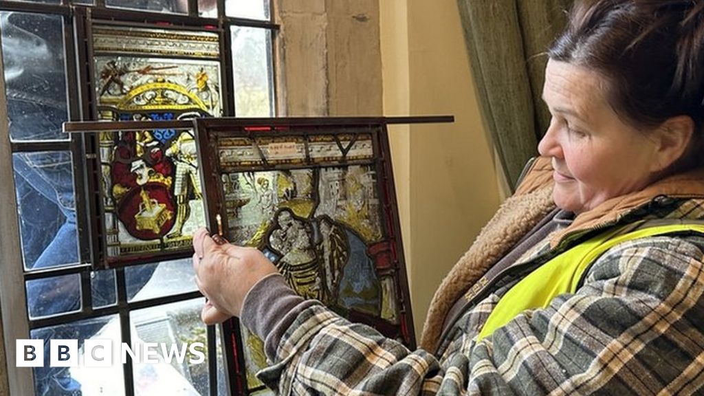 Henley-on-Thames: Stained glass windows returned to Greys Court 