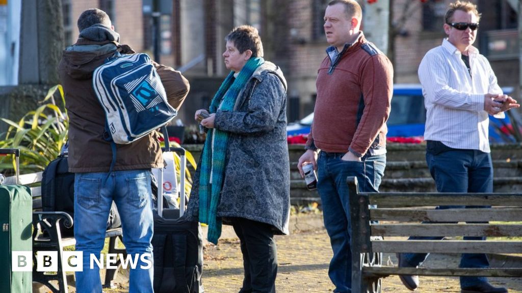 Neath: Family took £300k from friends in property scam