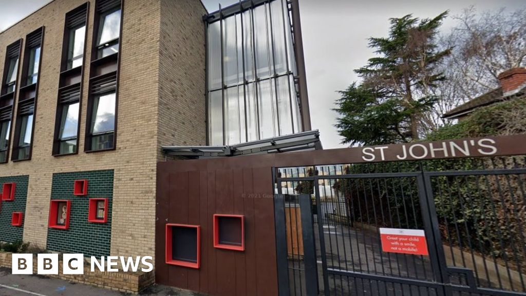 Third primary school pupil dies of Strep A - BBC