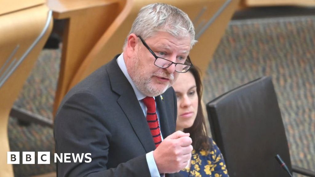 Scottish independence: Angus Robertson says indyref2 to be held in October 2023
