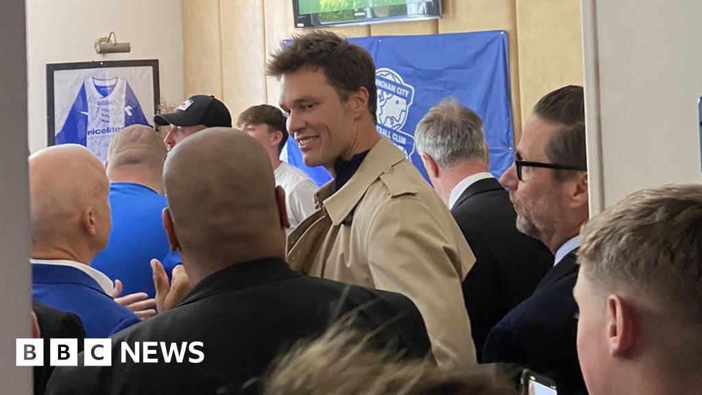 NFL star Tom Brady greets Birmingham City fans at local pub