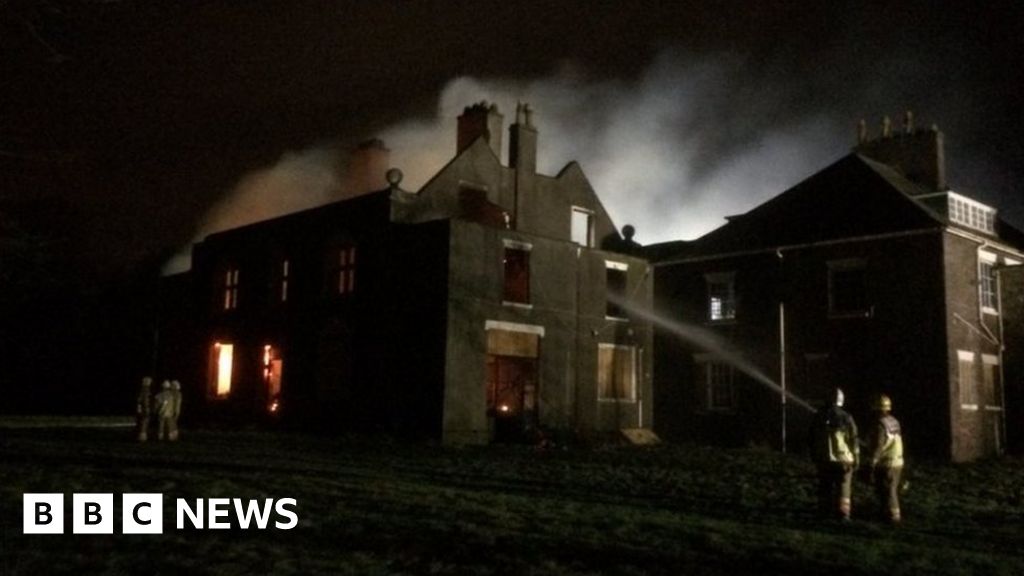 Historic hall gutted by severe fire - BBC News