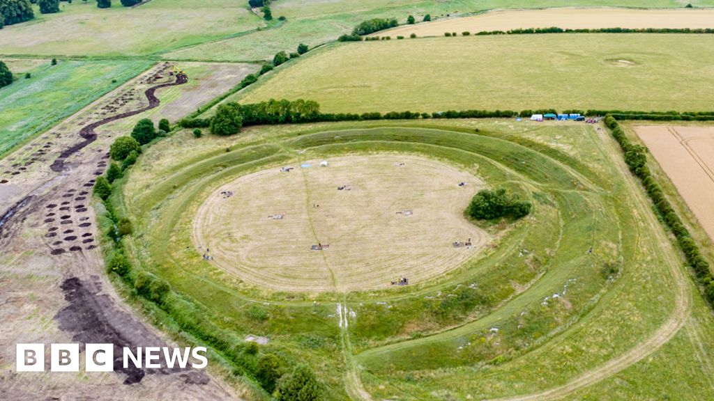 Digging for Britain: Iron Age Warham Camp to feature on BBC show 