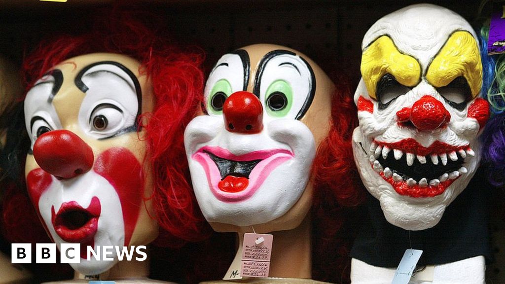 'Creepy clowns' craze: Professionals hit out at pranksters