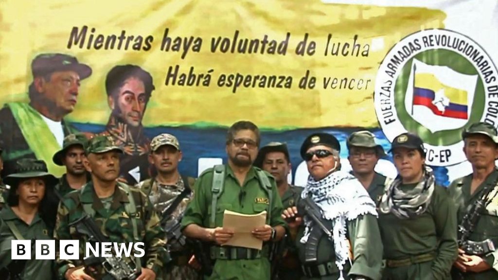 FARC: Colombian rebel commander 'El Paisa' killed in Venezuela photograph