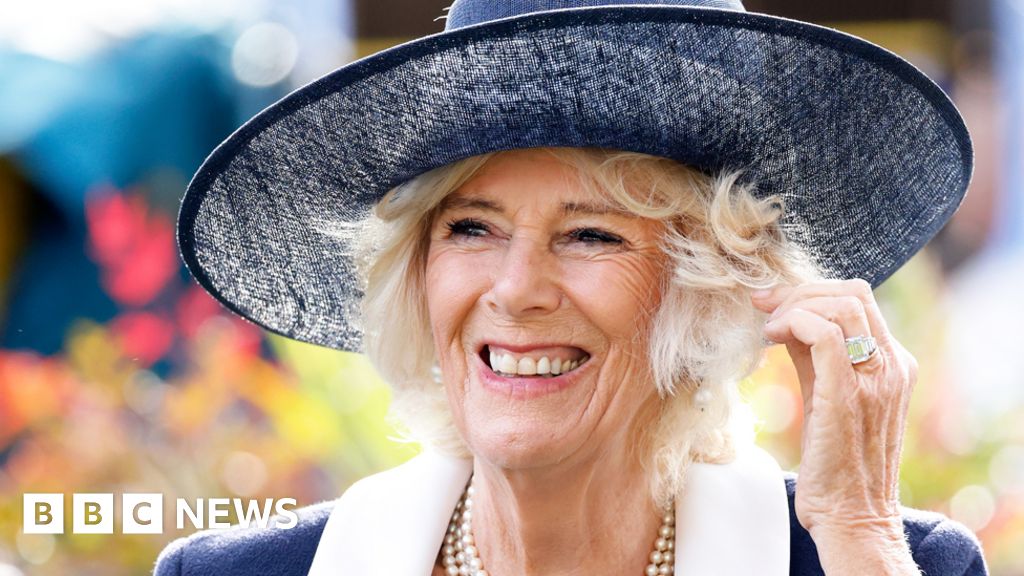 Camilla new. Camilla new. Royal blonde. Тиары королевы камиллы. Кровать camilla аскона.