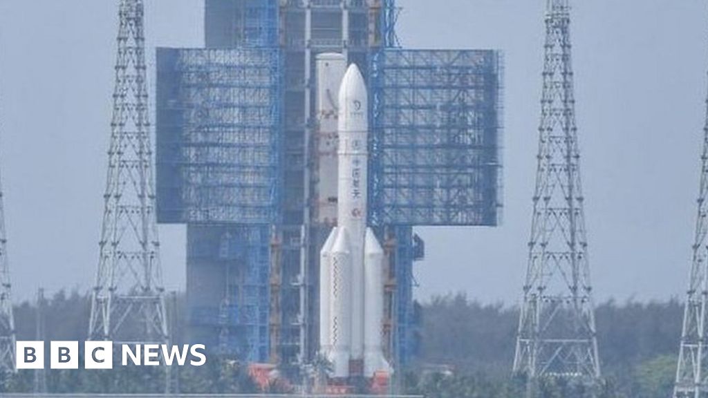 Китай е готов да изстреля сонда към обратната страна на Луната