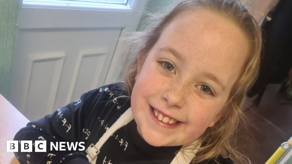 Scarborough girl, 9, raises cash for families' Christmas dinners