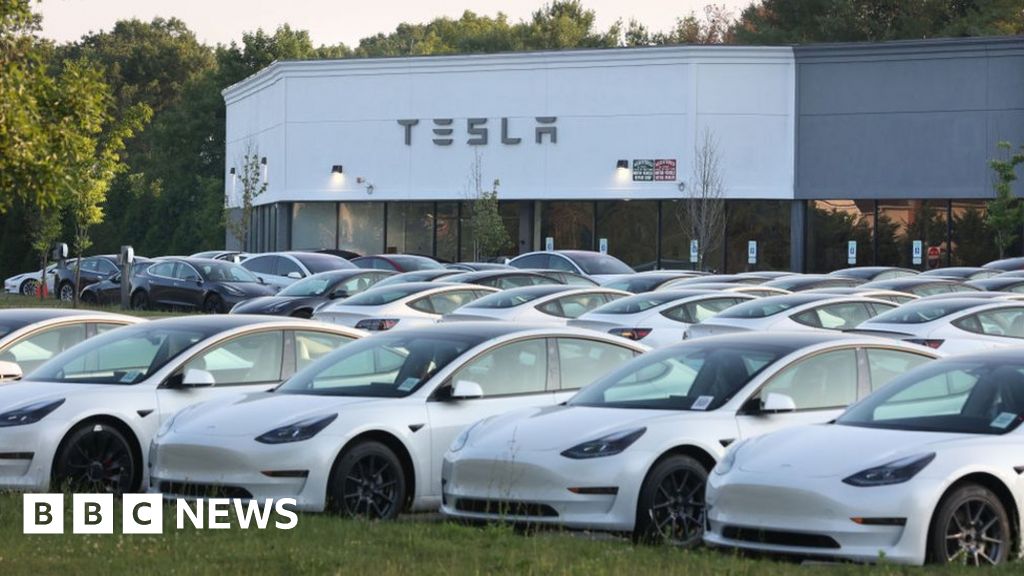 Tesla изтегля повече от 1,6 милиона автомобила в Китай поради проблеми със софтуера за управление