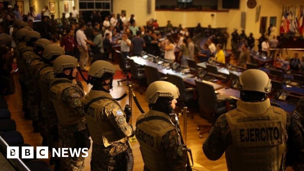 Heavily-armed police and soldiers enter El Salvador parliament