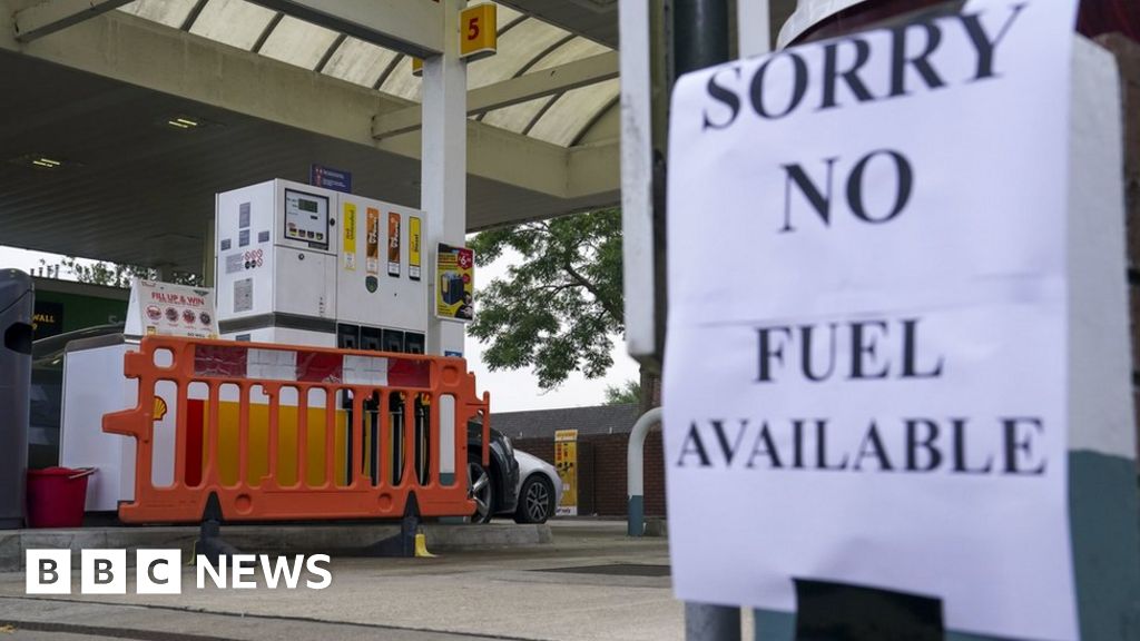 Fuel supply: UK suspends competition law to get petrol to forecourts