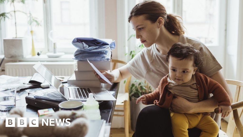 Energy bills: Customers can't carry cost of Ukraine war, energy boss says