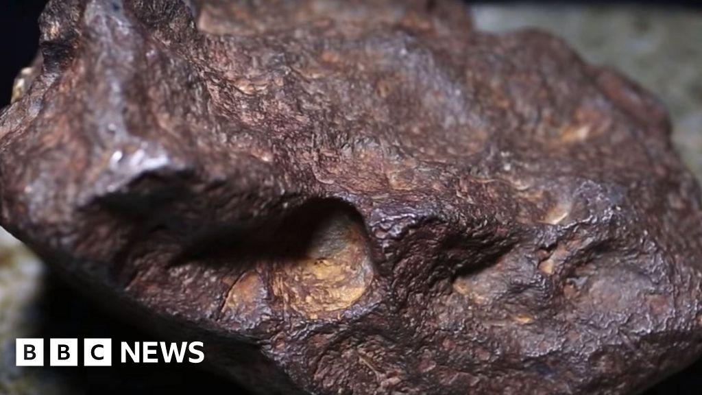 Michigan meteorite used as doorstop for 30 years 'worth $100,000' - BBC ...