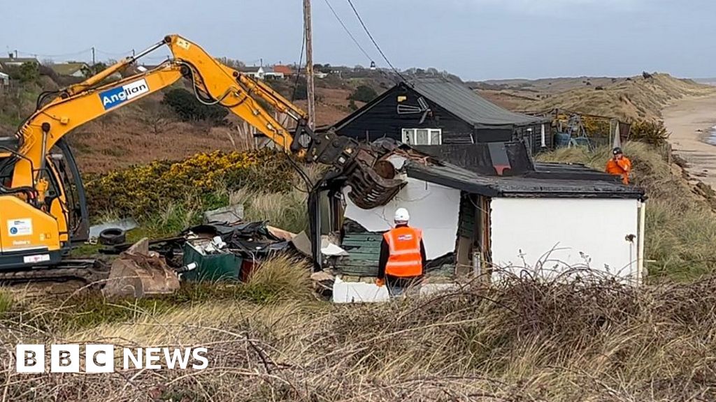 Hemsby Home Demolished As Land Taken By Erosion - BBC News