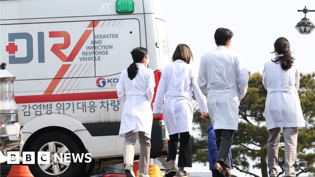 Лекари штрајкују у Јужној Кореји у знак протеста против планова да се дода још лекара