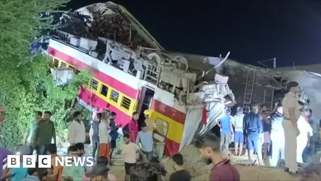 Traukinio katastrofa Indijoje: po avarijos Odisha žuvo daugiau nei 200 žmonių