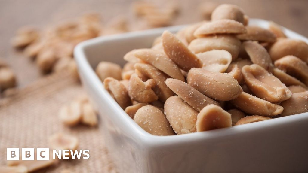Peanut-allergy therapy 'protection not a cure' - BBC News thumbnail