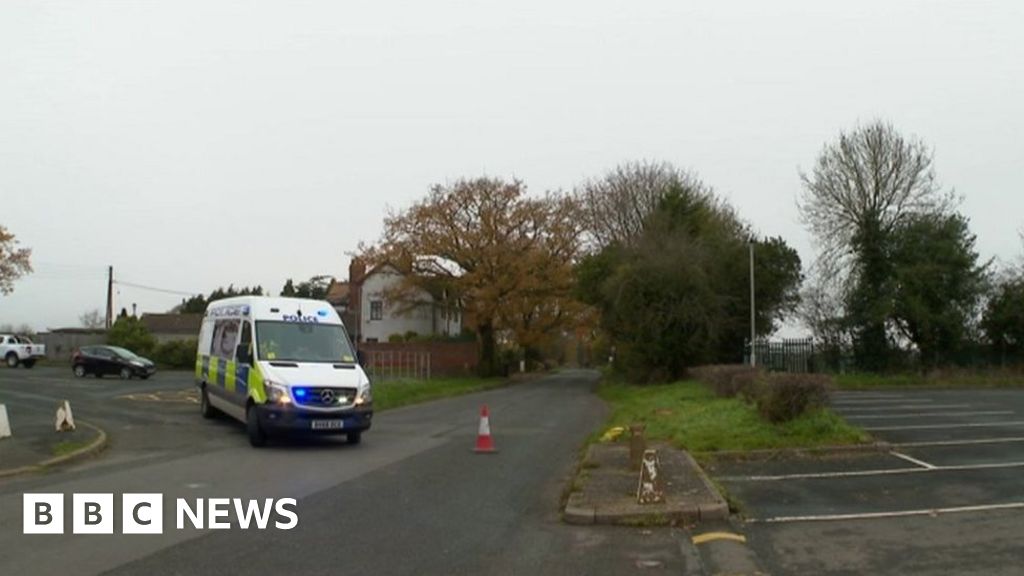 Murder probe over man found fatally stabbed in Solihull - BBC News