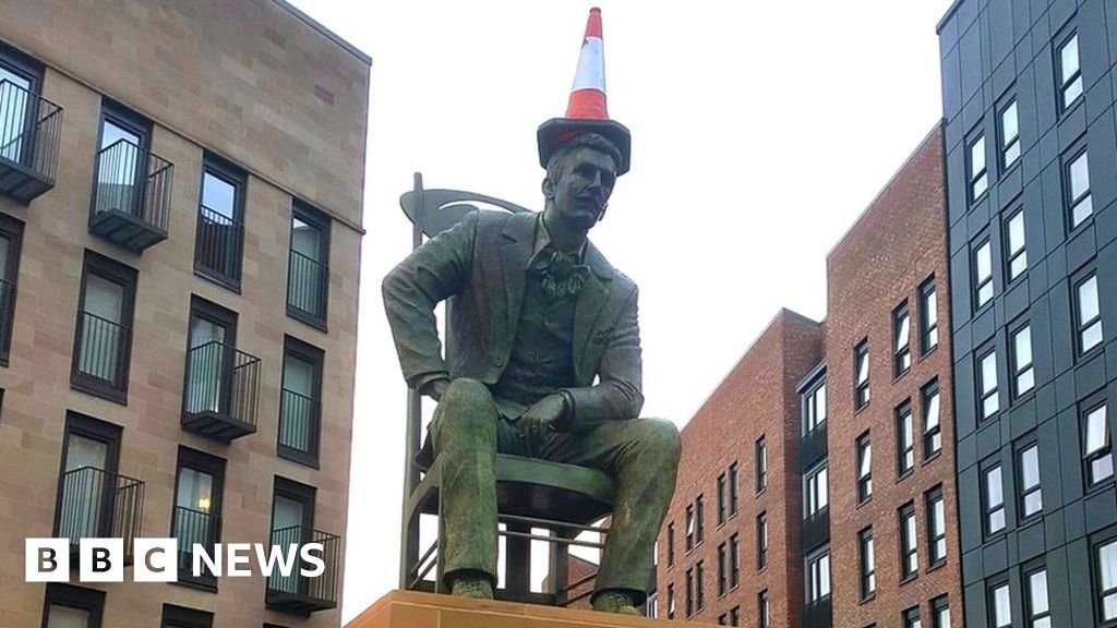 New Charles Rennie Mackintosh statue gets Glasgow cone treatment