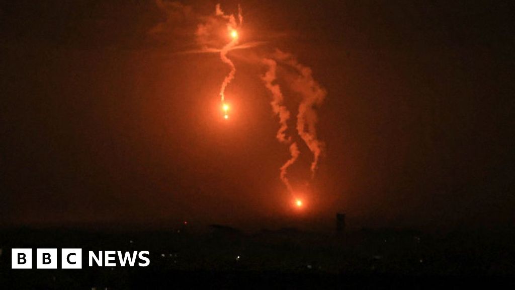 Израел извърши интензивни въздушни удари над Хан Юнис в южната