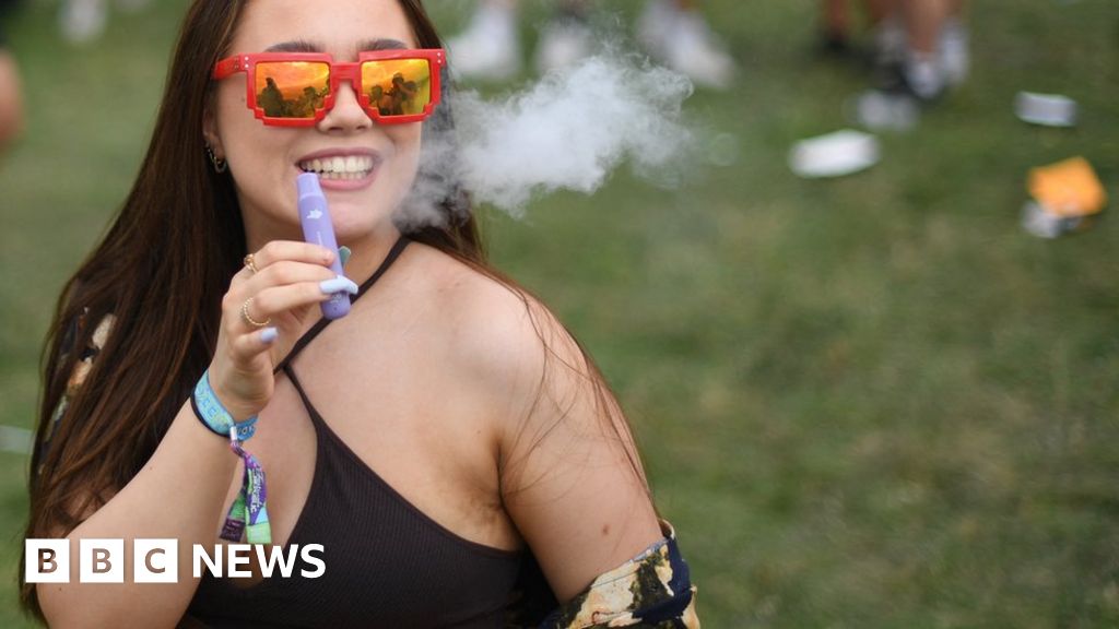 Glastonbury: Disposable vapes added to ‘what not to bring’ list