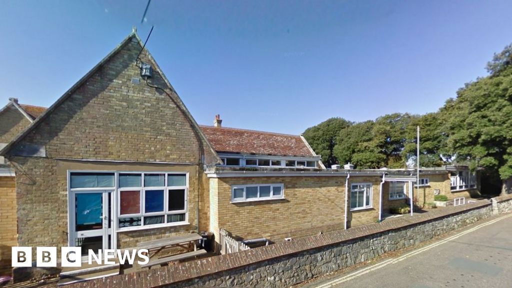 Disused Isle of Wight school set to a maritime centre BBC News