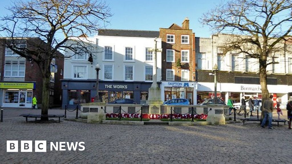 Two Arrests Over Policeman Hit By Car In Aylesbury Bbc News