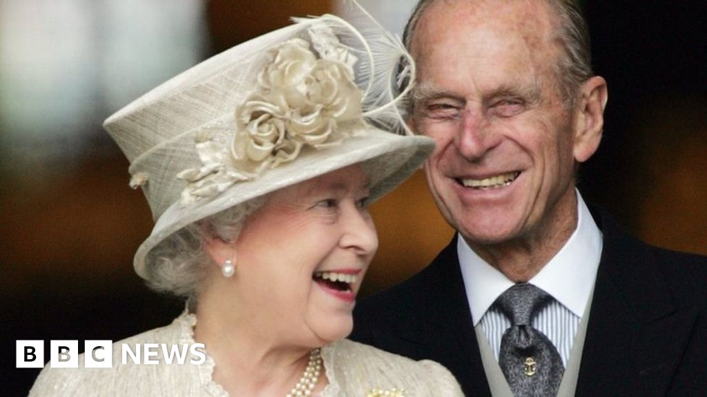 Queen Elizabeth II Photographer recalls monarch's jokes