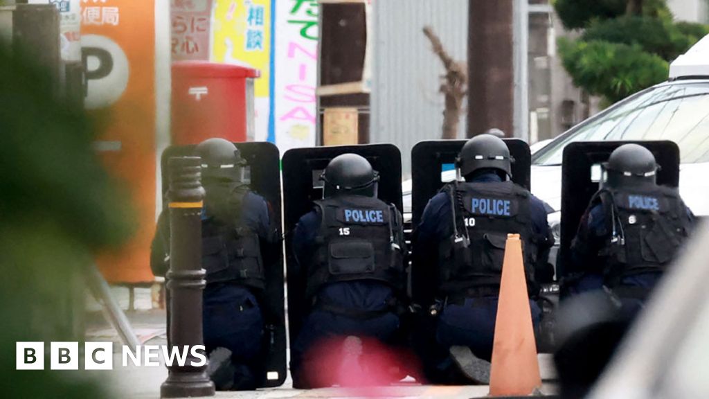 Japan: Gunman holds hostage in post office after hospital shooting