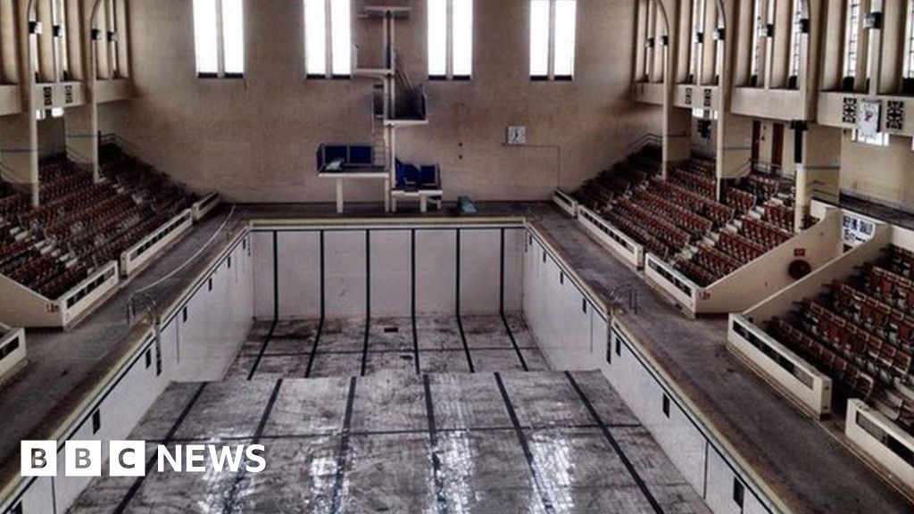 Structure Fears At Art Deco Bon Accord Baths In Aberdeen Bbc News