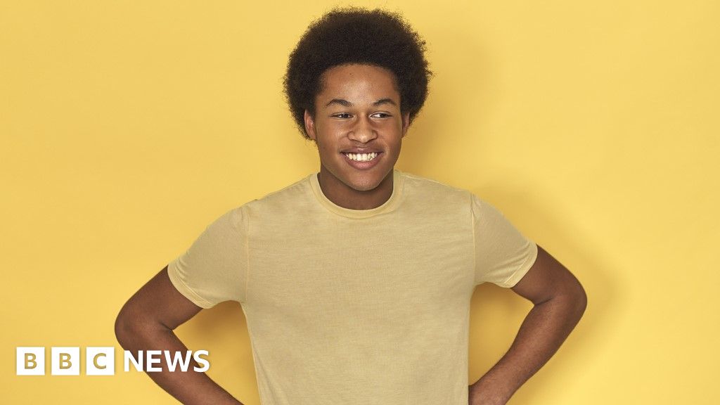 Sheku KannehMason breaks UK chart record BBC News