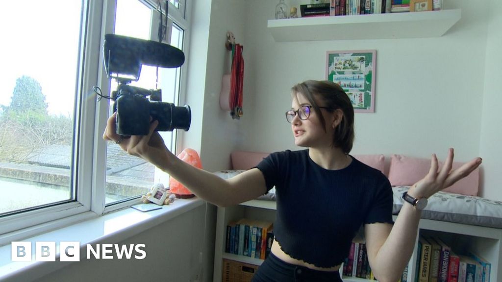 Anorexia Lara Rebeccas Recovery Watched Online By Millions Bbc News 0748