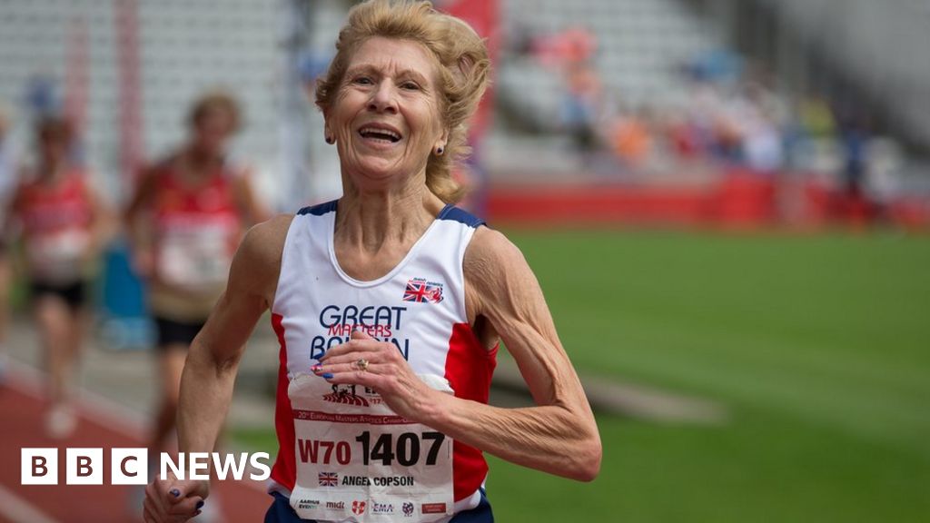 In pictures Photographer 'in awe' of older athletes BBC News