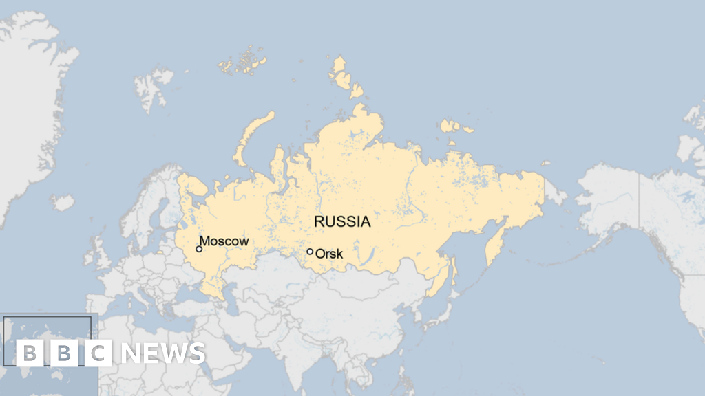 Хиляди хора се евакуират в руския Урал след като част