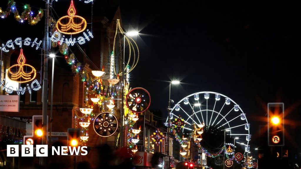 Thousands attend Leicester Diwali celebrations BBC News