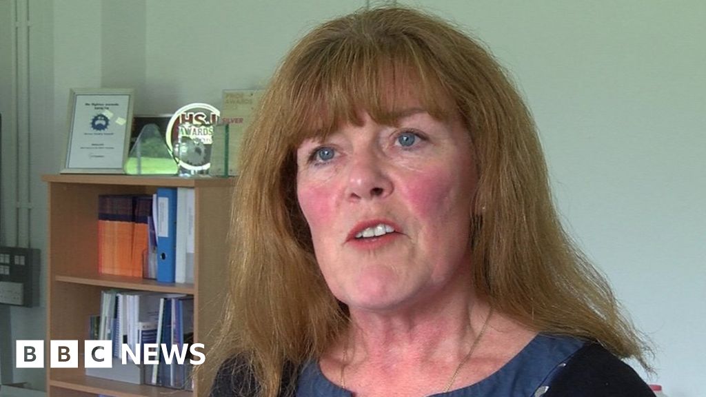 Challenge of Devon ageing population is 'unprecedented' - BBC News