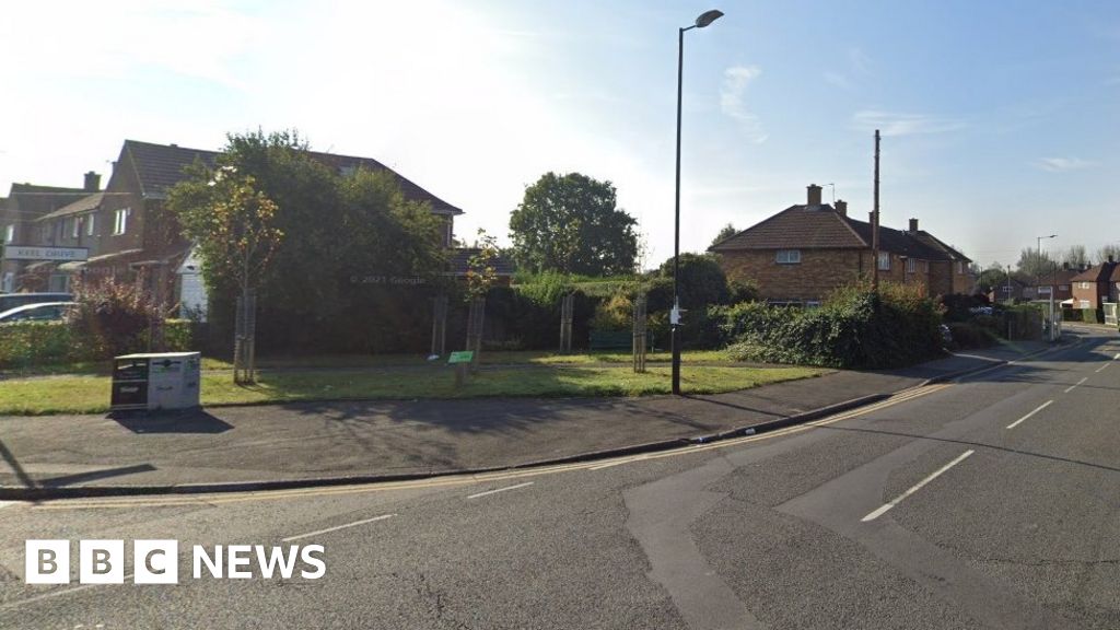 Slough: Murder Arrests After Man Found With Injuries Dies