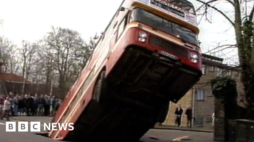 The sinkhole that swallowed a bus in Norwich BBC News