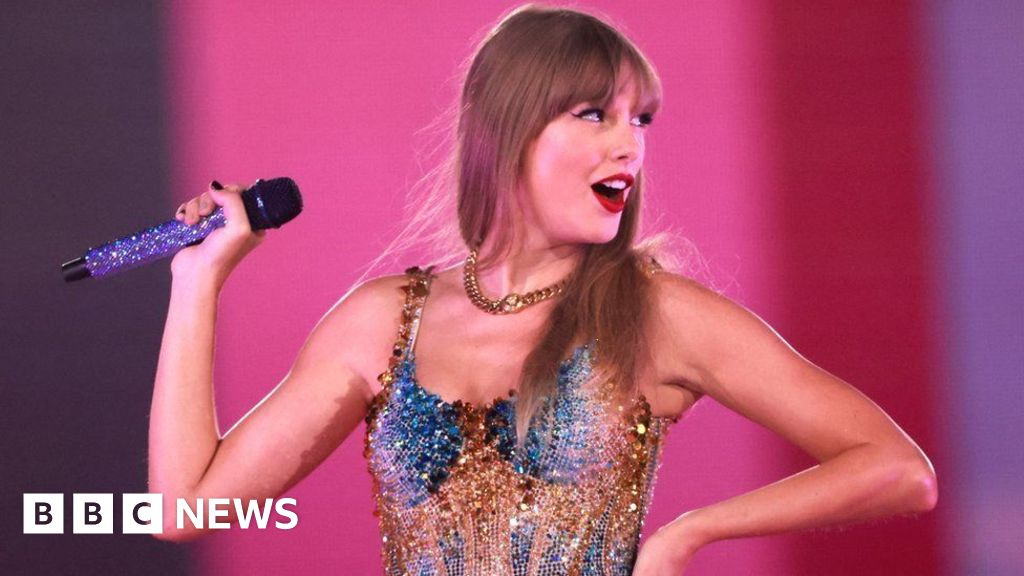 Fans react as Taylor Swifts new album leaked