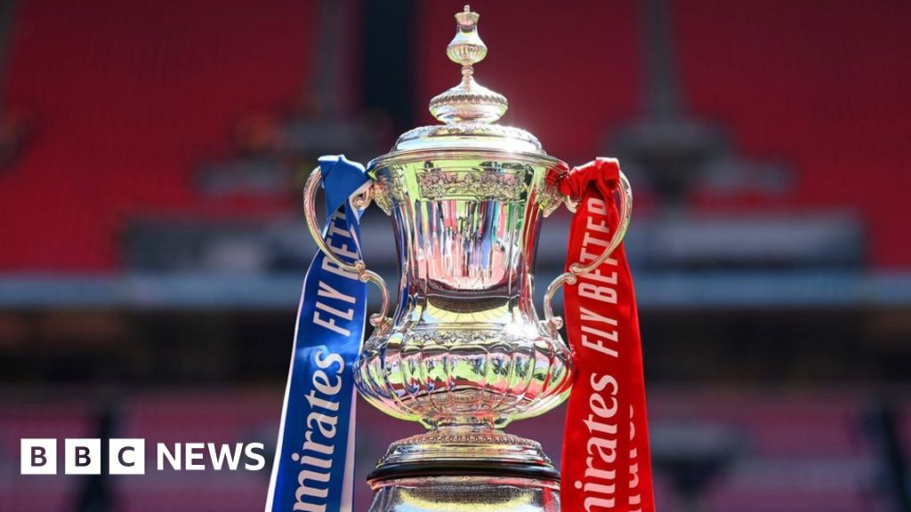 FA Cup Final Rival Fans Urged To Use Separate Routes To Wembley - BBC News