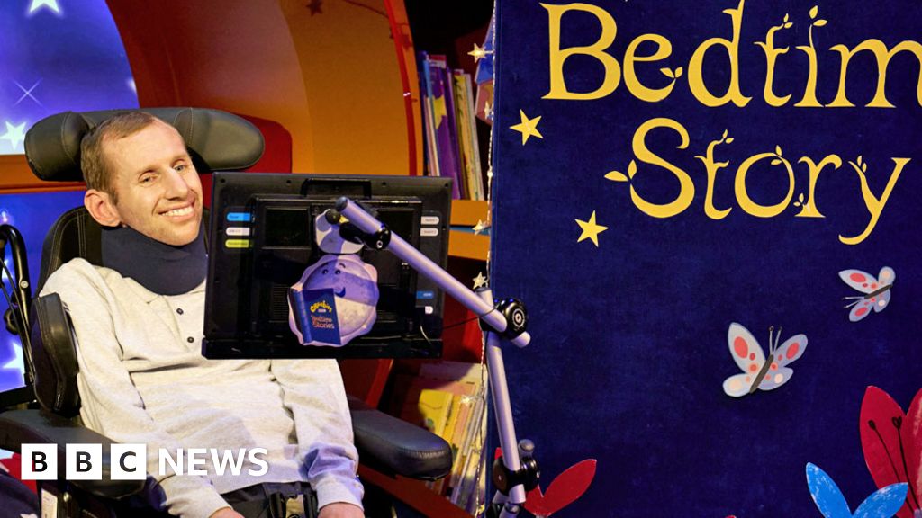 Rugby League's Rob Burrow to read CBeebies Bedtime Story