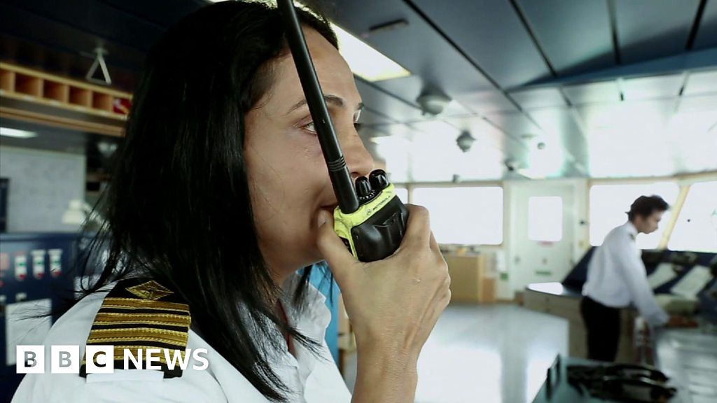 India Female Ship Captain Wins Bravery Award - BBC News