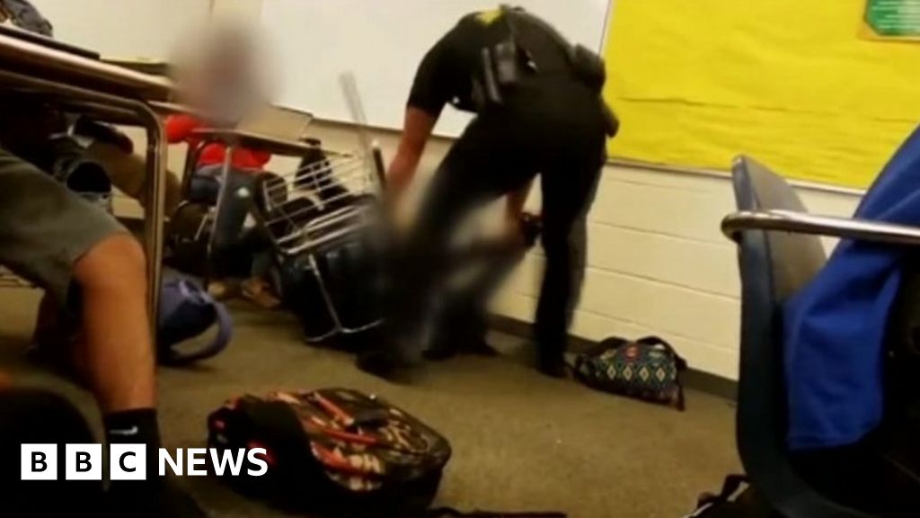 Us To Investigate Officer Pupil Clash In South Carolina Bbc News 5394