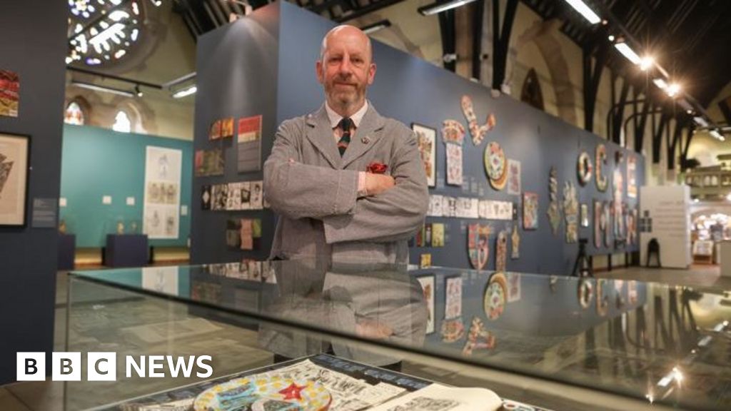 Artist's Hartlepool prints-for-stories project goes on show - BBC News