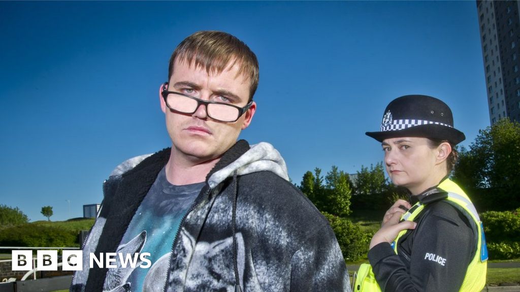 Scot Squad actor Darren Connell ate psychedelic tree bark to beat ...