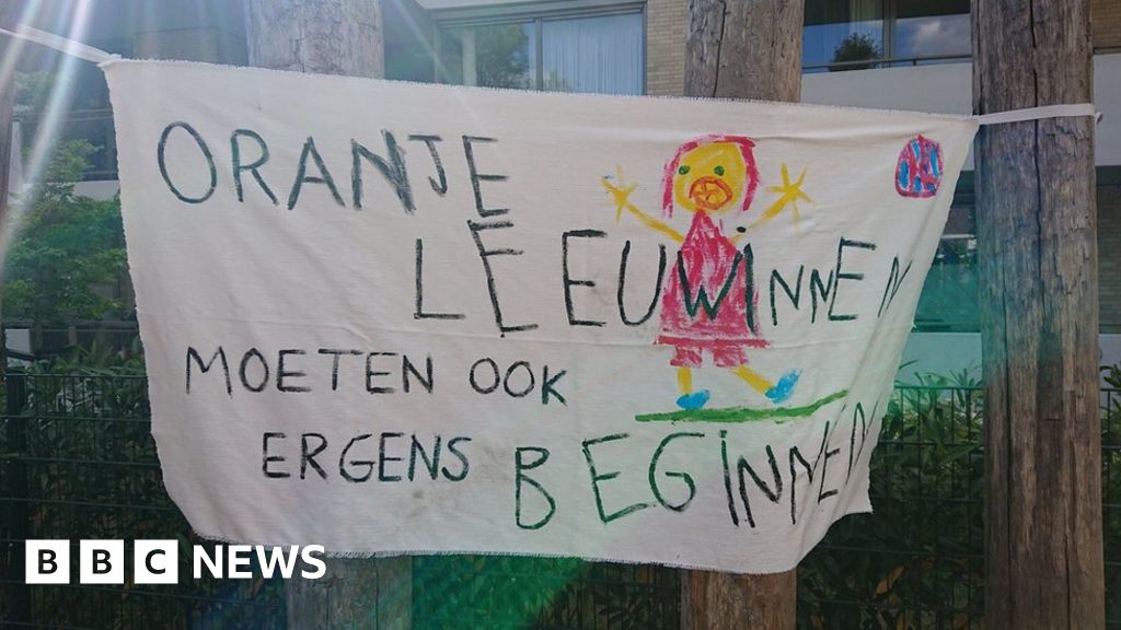 Noisy Dutch children banned from playground